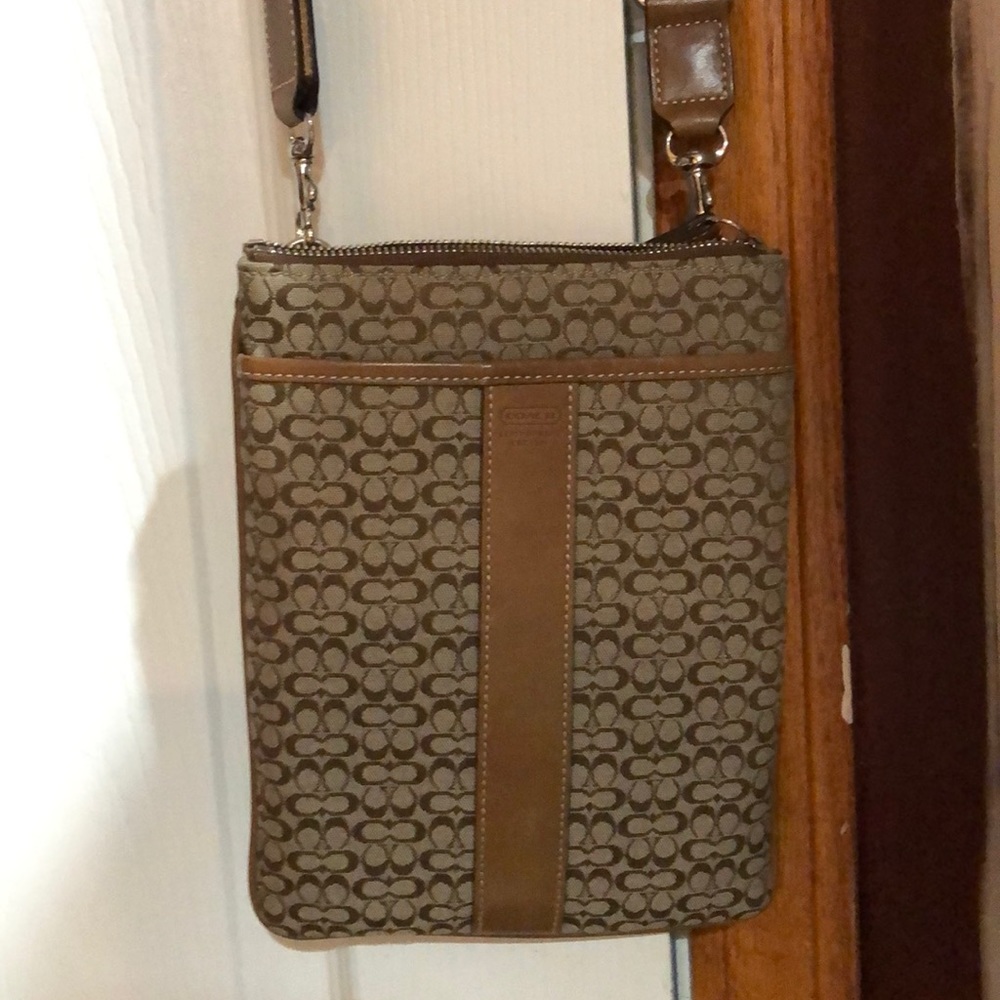 Coach Signature C Crossbody
